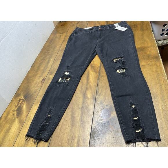 Judy Blue Jeans Womens 15/32 Black Distressed Leopard Patch Mid-Rise Skinny NWT - Picture 1 of 11